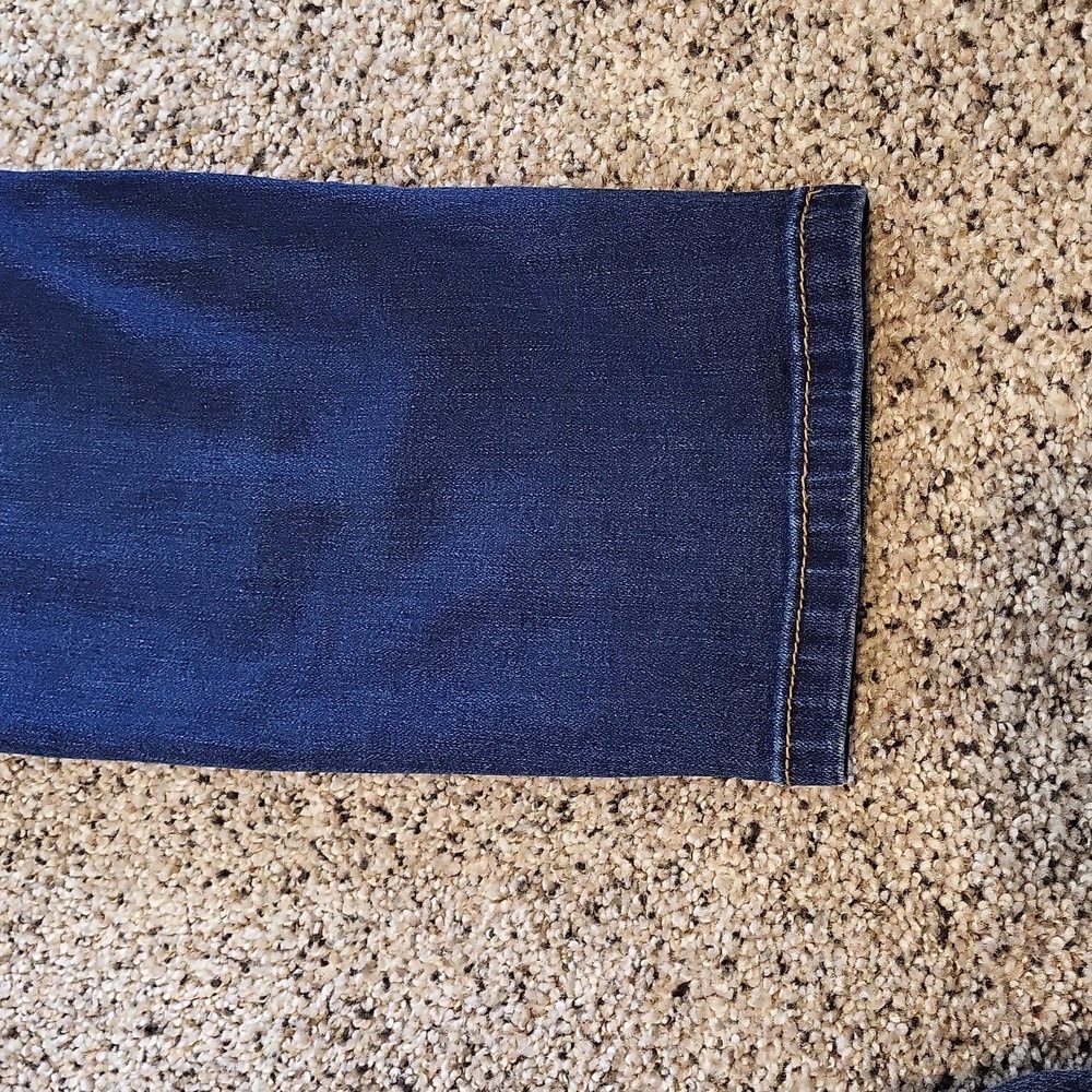 Tahari mid rise capris - Picture 4 of 8